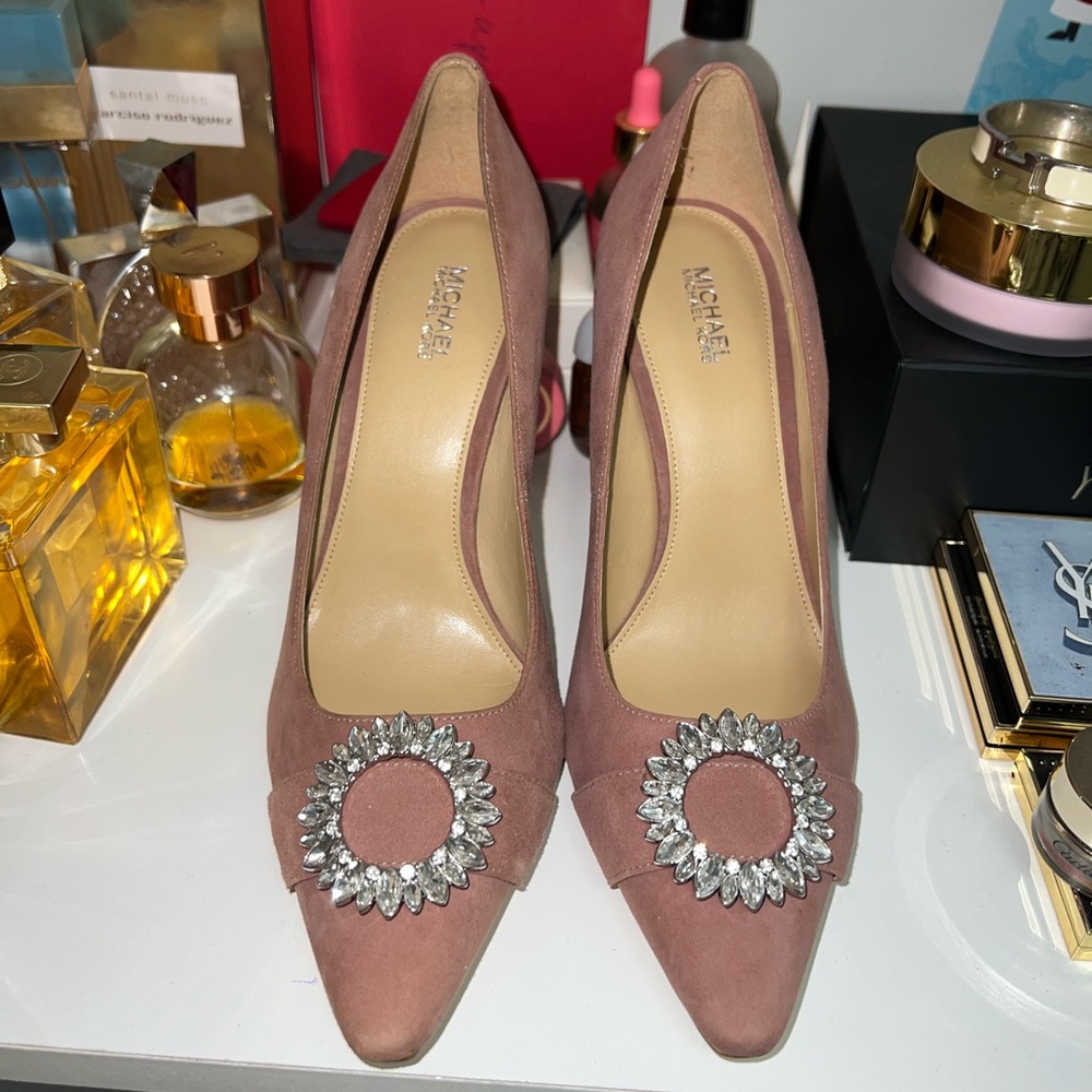 Michael Kora Pumps